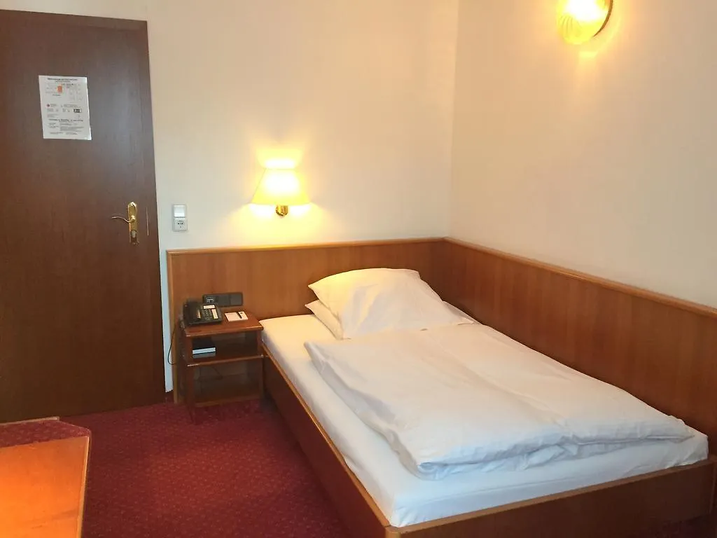 Hotel Bismarck Duesseldorf  Дюссельдорф